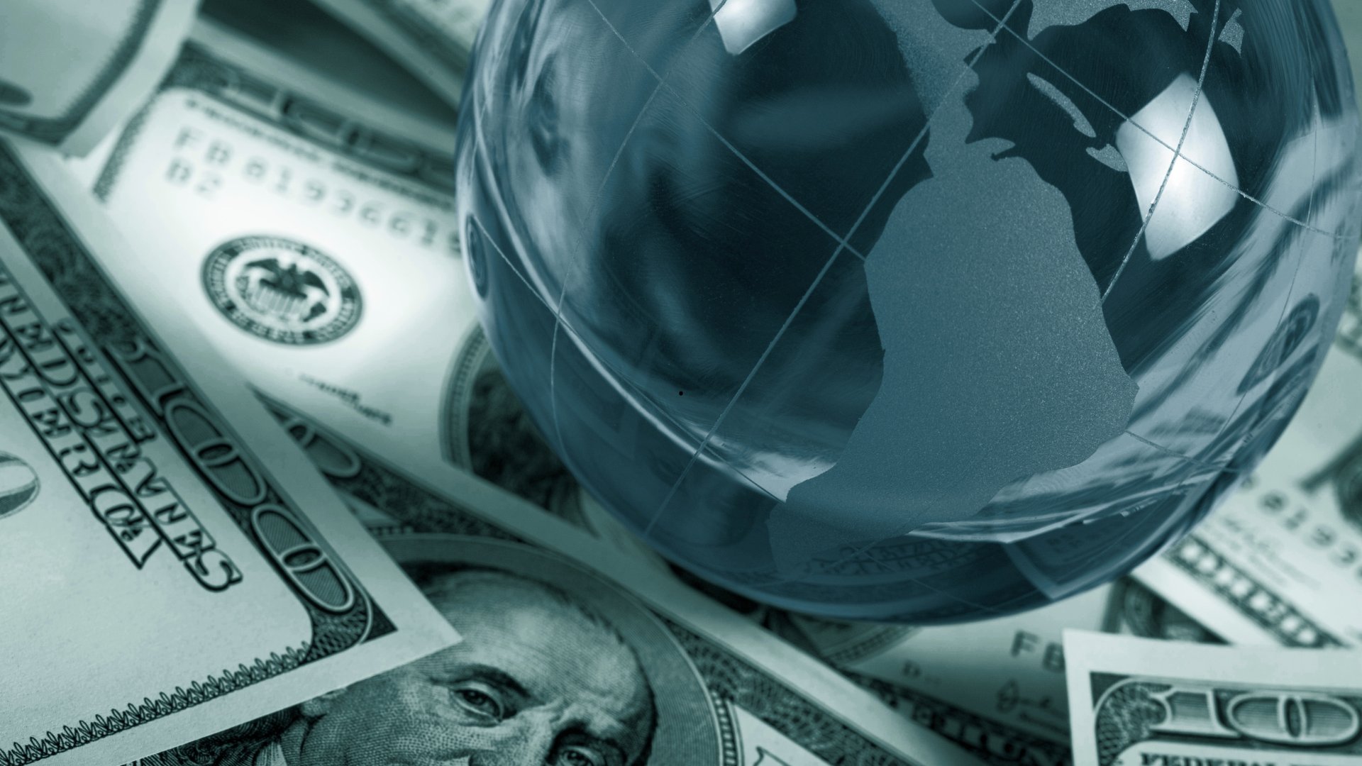 Globo sobre billetes internacionales